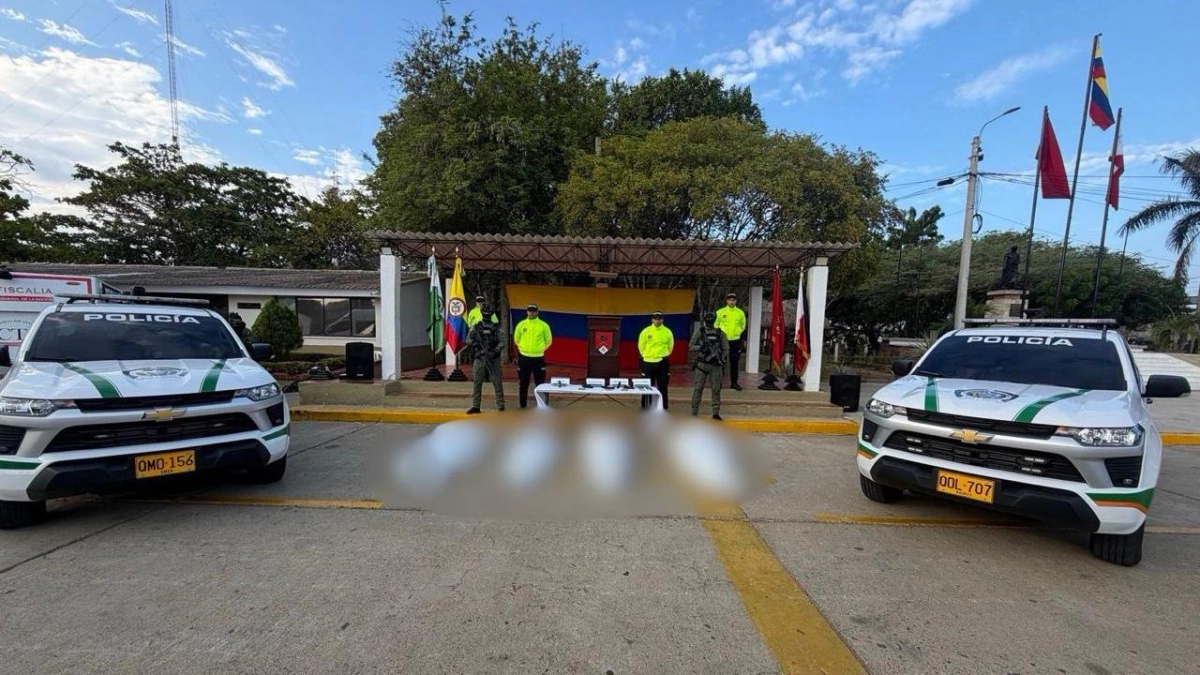 Juez ordena a la Presidencia retirar videos de Abelardo De La Espriella caminando entre cuerpos de disidentes abatidos, tras tutela