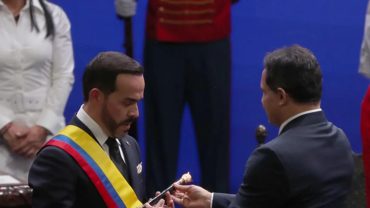 En acatamiento a fallo judicial, presidente del Congreso pide excusas públicas por acto religioso en la posesión presidencial de De La Espriella