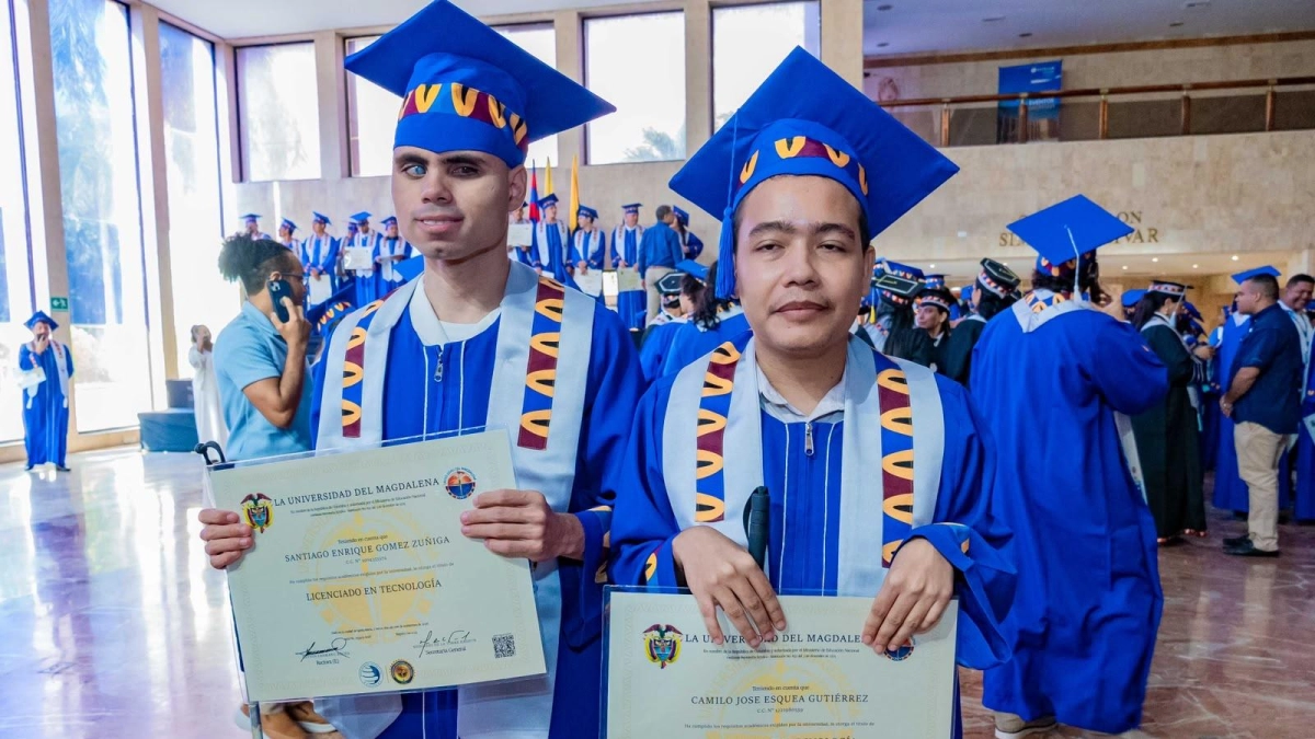 Santa Marta: dos jóvenes con discapacidad visual se graduaron de profesionales y crearon una IA que ayuda a profesores a preparar sus clases