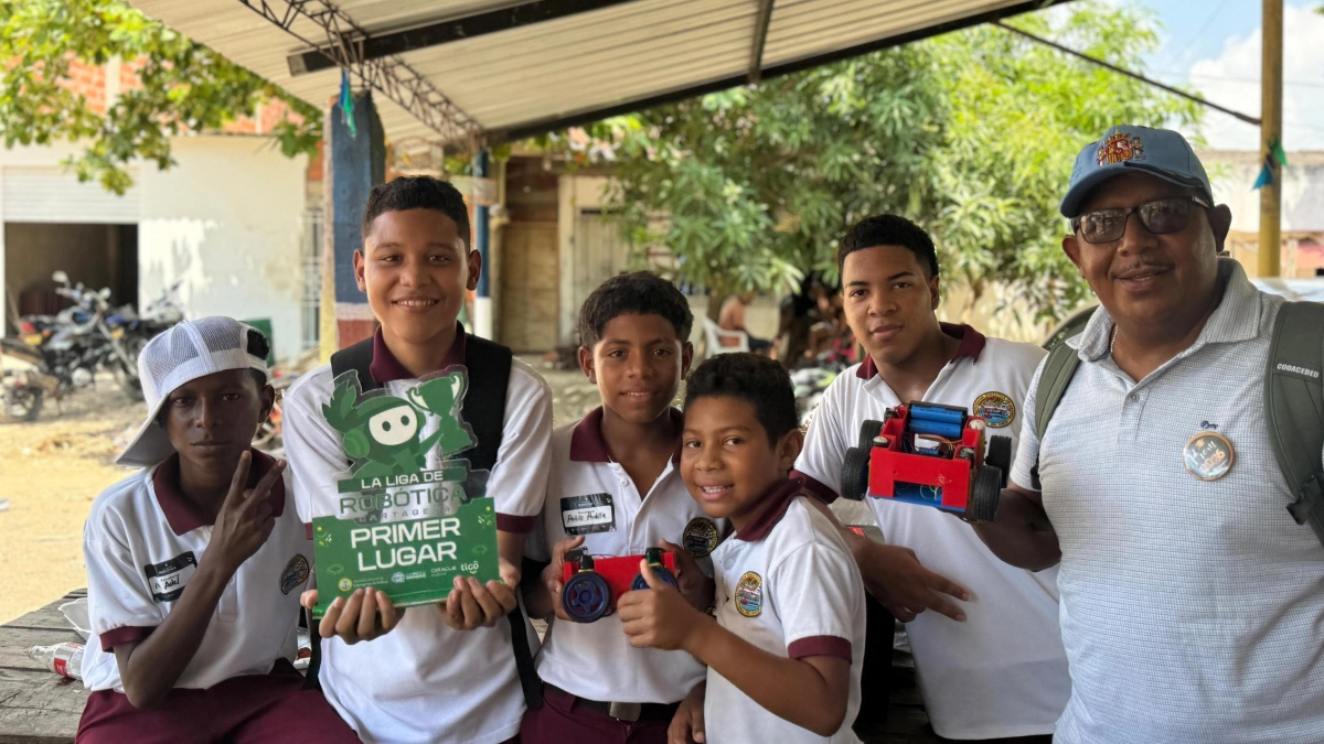 La historia de los niños de la última vereda de Cartagena sobre el Canal del Dique que lideran la liga de robótica distrital