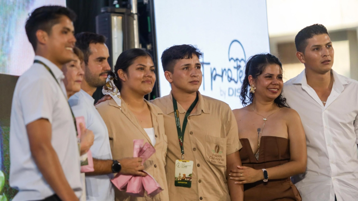 Cuatro libras de café por 1.500 dólares: la generosa cifra para apoyar a una joven de Rovira durante el Festival Internacional del Café