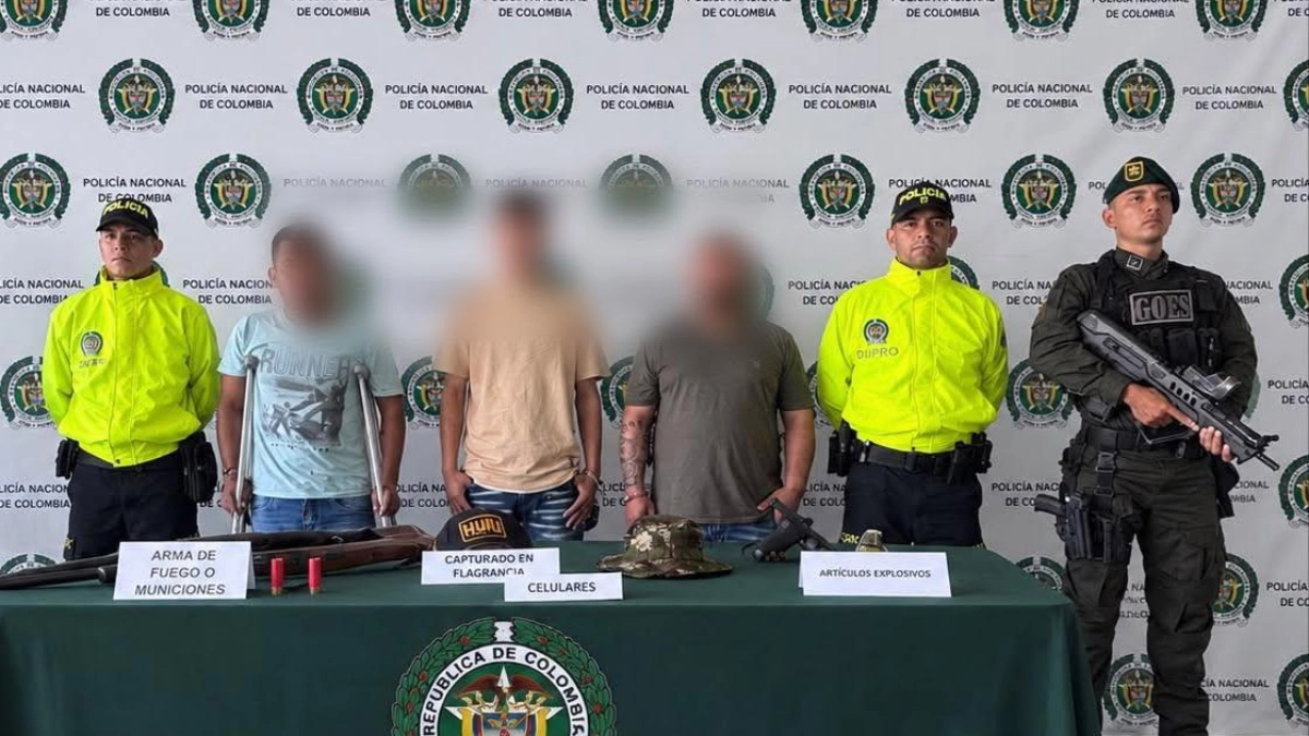Tres integrantes del frente 'Yair Bermúdez' de las disidencias en el Valle del Cauca fueron capturados en Sevilla con armas y una granada