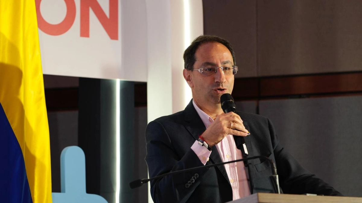 Vicepresidente José Manuel Restrepo anuncia ofensiva internacional para atraer inversión privada y lograr que Colombia crezca al 6 %