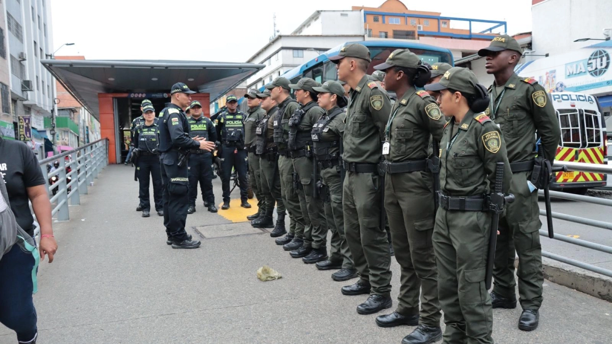 Más de 1.700 policías y vigilancia aérea: el blindaje para una celebración de Amor y Amistad segura en Cali