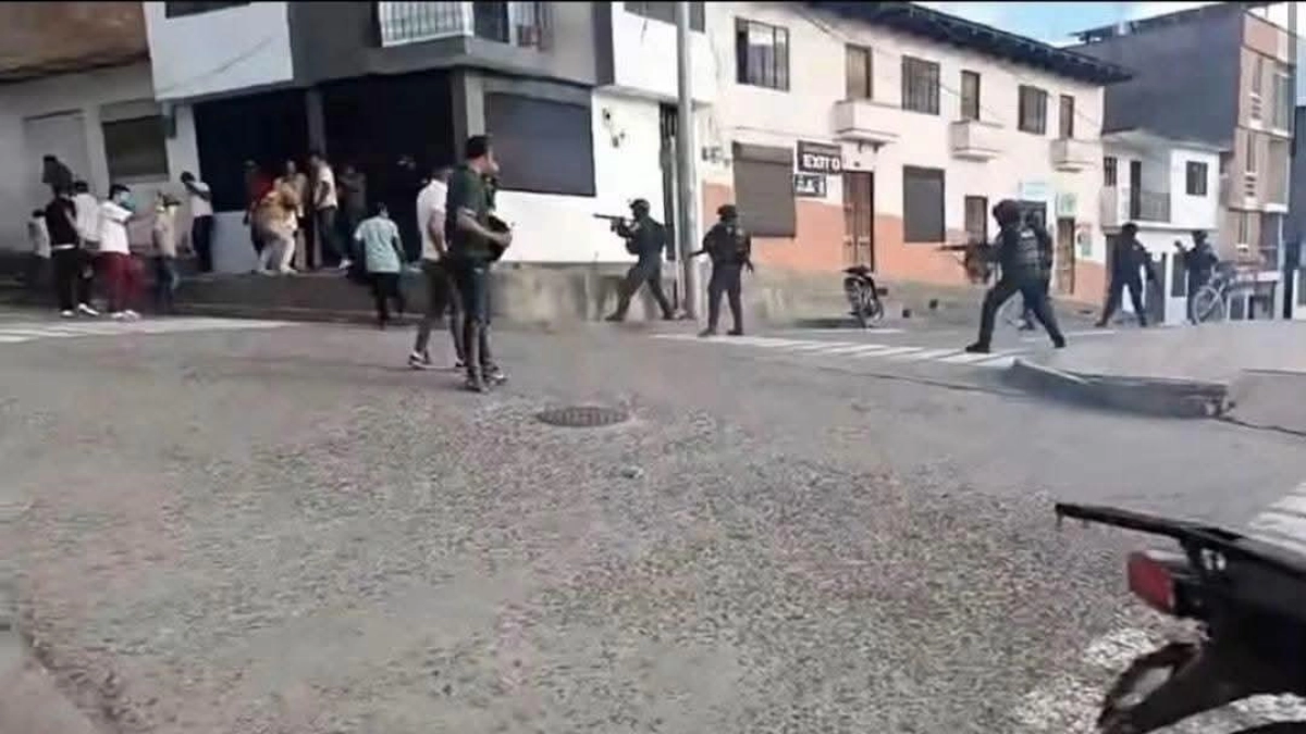 Ataque con fusiles y drones a la Policía tras incautación de coca en Policarpa; investigan presiones de grupos ilegales a la comunidad