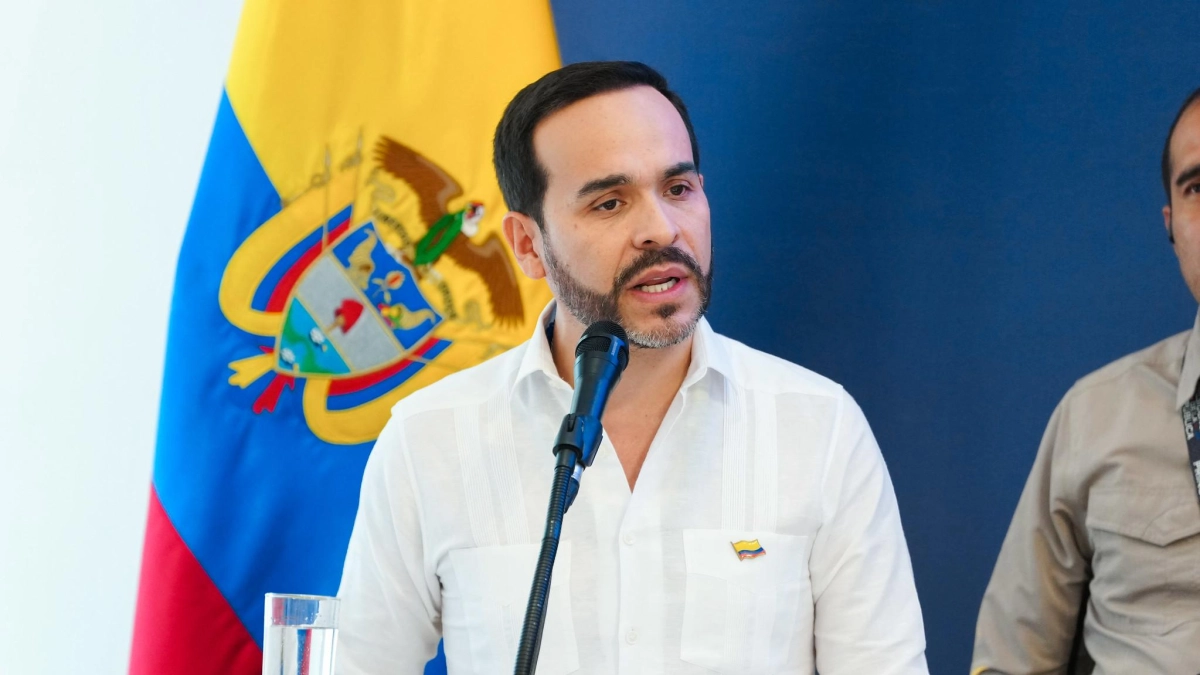 Presidente De La Espriella viajó a Santa Marta tras ataques de las Acsn y dijo que la Fuerza Pública patrulla barrios: 'No van a arrodillar al pueblo'