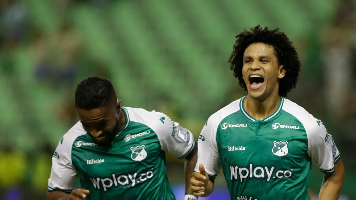 Deportivo Cali venció a Santa Fe, dio un salto en la tabla y ofreció un gran espectáculo en Bogotá