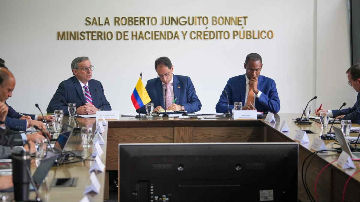 ‘Se necesita una acción fiscal oportuna y creíble’: representante del FMI tras finalizar visita oficial a Colombia