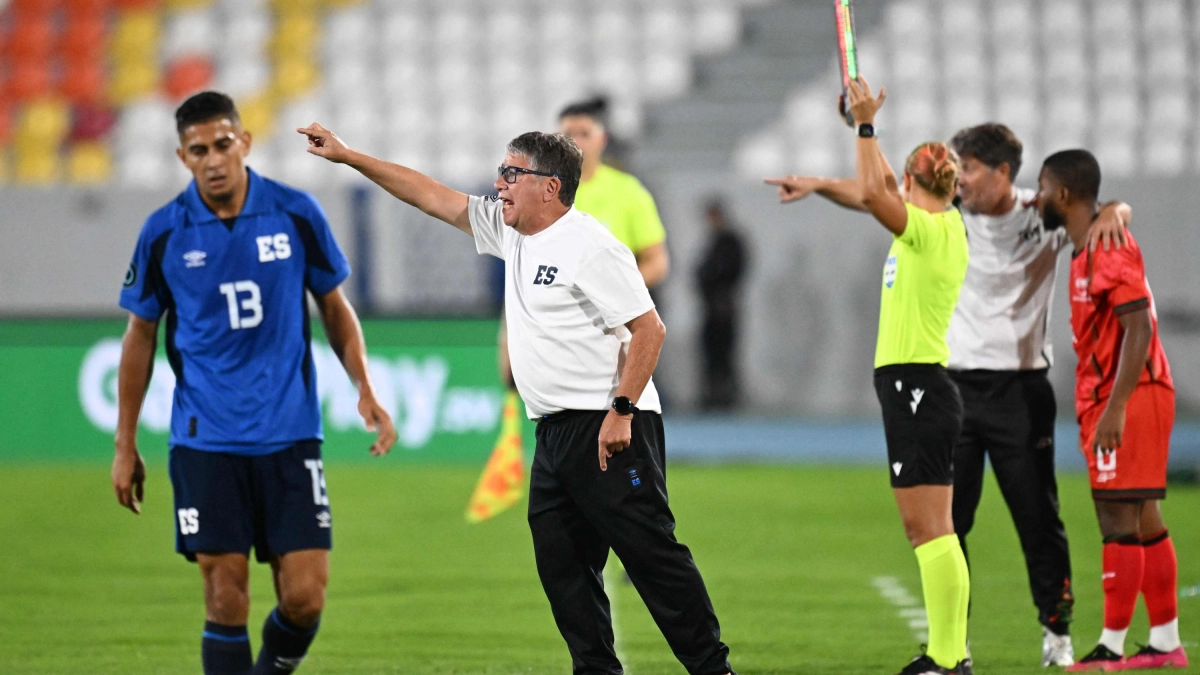Video | Hernán Darío Gómez y su insólita reacción tras la goleada de Guatemala a El Salvador, explotó ‘Bolillo’