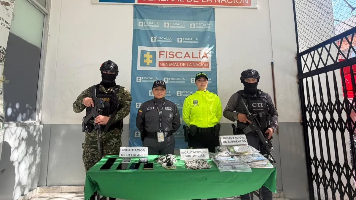 Los cuadernos hallados en cárceles que ahora revisan por información sobre crímenes del Eln