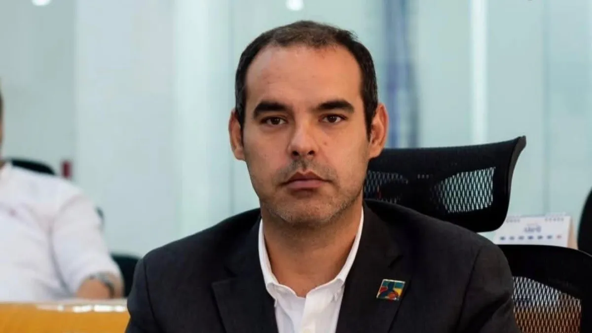 Video: Concejal de Cúcuta genera polémica por video con IA en el que aparece enfrentando con granadas a habitantes de calle