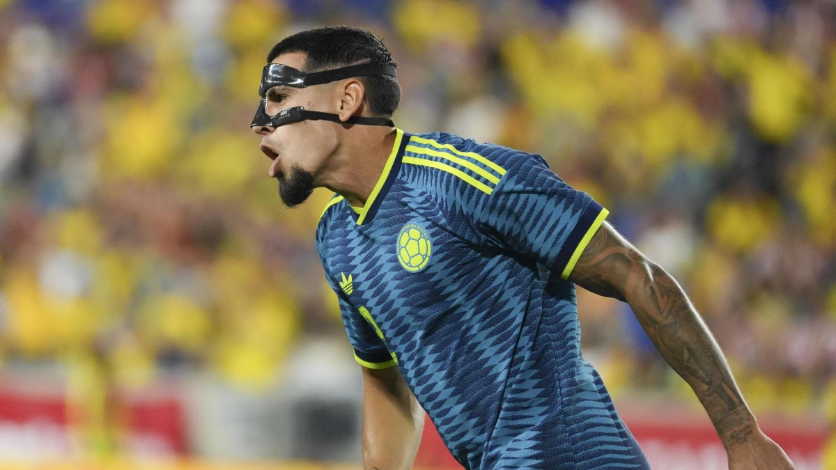 Daniel Muñoz defiende el proceso de renovación de la Selección Colombia y les pone la cara a las críticas de los hinchas