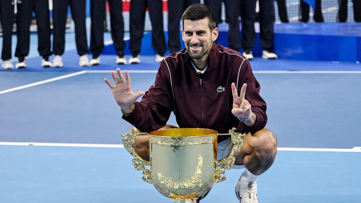 Video | La leyenda Novak Djokovic se resiste a irse del tenis por la puerta de atrás: gran campeón del torneo de Pekín