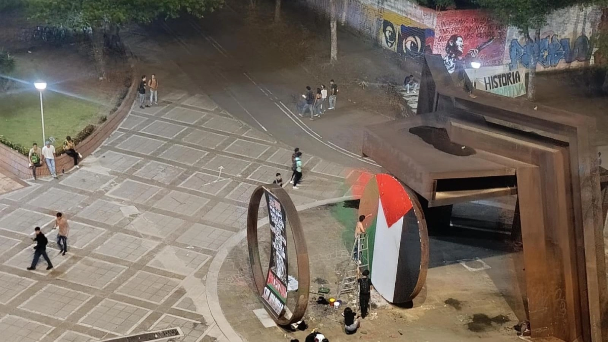 Importante e imponente escultura de la Universidad Industrial de Santander fue vandalizada: se presume que fue por conflicto entre Palestina e Israel