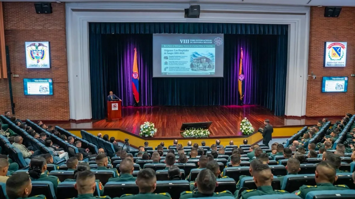 Ejército abre debate sobre la historia de la medicina en los conflictos armados