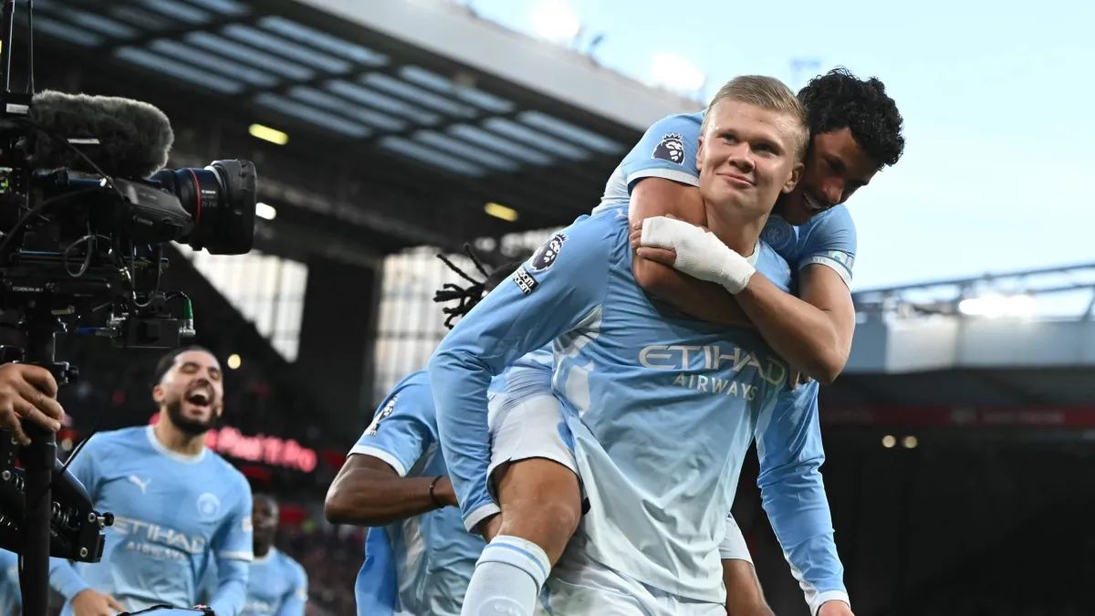 Manchester City fue una aplanadora en Anfield Road: goleó al Liverpool y tiene un bálsamo en medio de su guerra con la Premier League