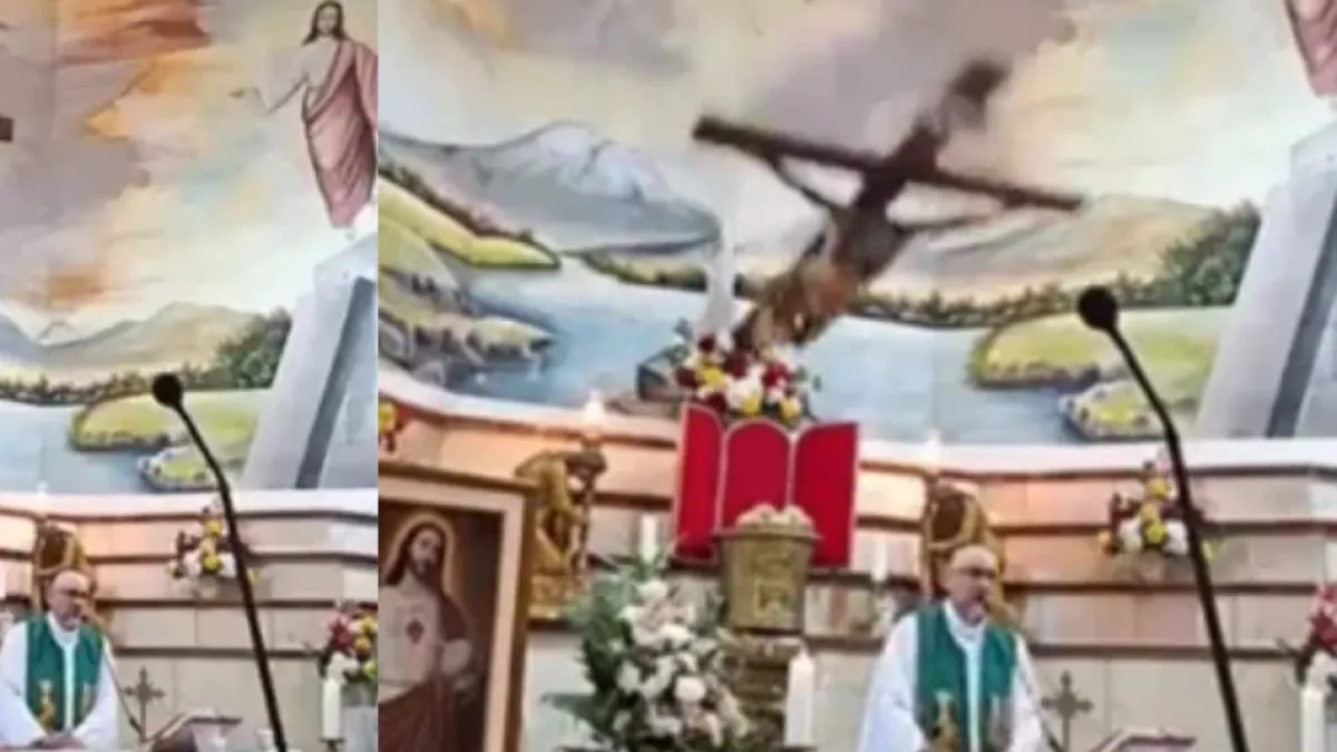 Sacerdote murió en plena misa transmitida en vivo en Ecuador: una enorme cruz de madera se desplomó sobre él ante los feligreses