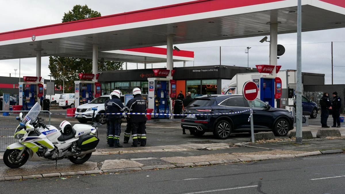 Reportan tiroteos a las afueras de París, en Francia, que dejan al menos un muerto y cuatro heridos: investigan presunto ataque terrorista