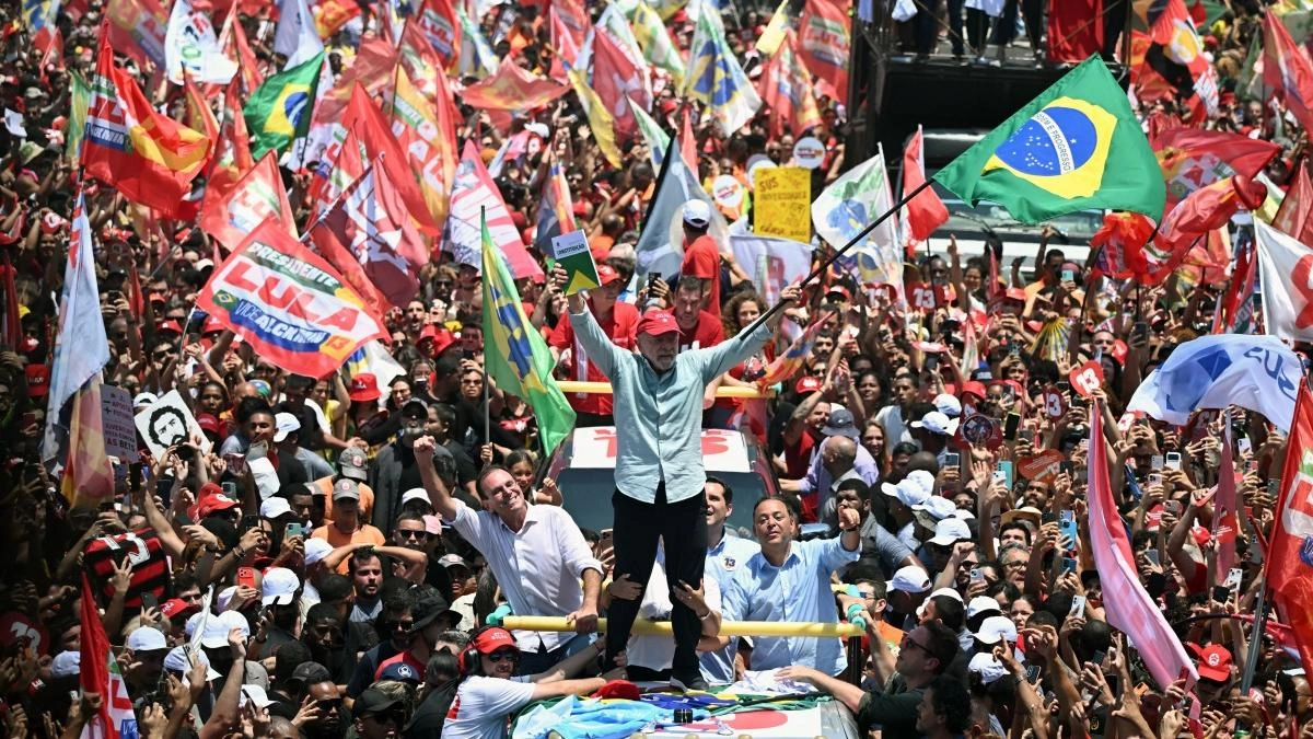 Luiz Inácio Lula da Silva, reelegido como presidente de Brasil para el periodo 2027 – 2031: venció a Flávio Bolsonaro en apretada segunda vuelta