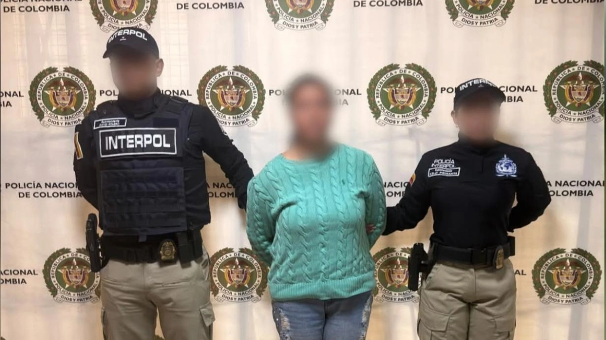La historia de la colombiana que habría extorsionado a suecos haciéndose pasar por la Policía de ese país: cayó en Medellín