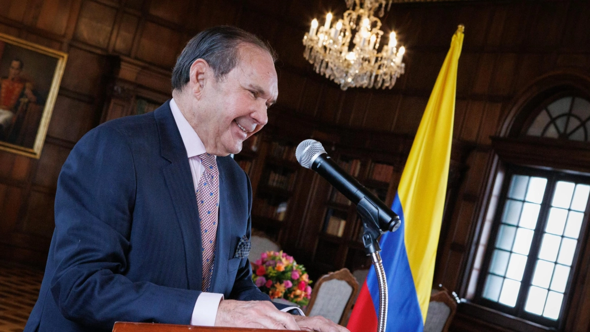 Juvenal Infante se posesionó como embajador de Colombia ante China: será el representante del gobierno De La Espriella