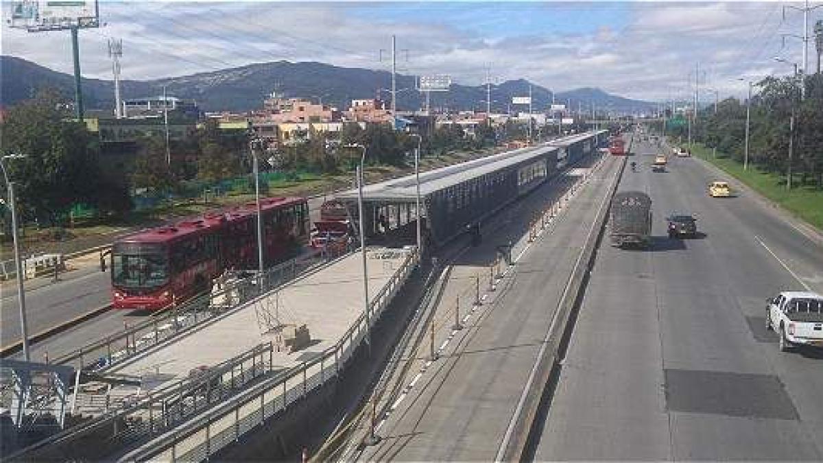 Queja de la comunidad por la construcción entre la calle 142 y 146