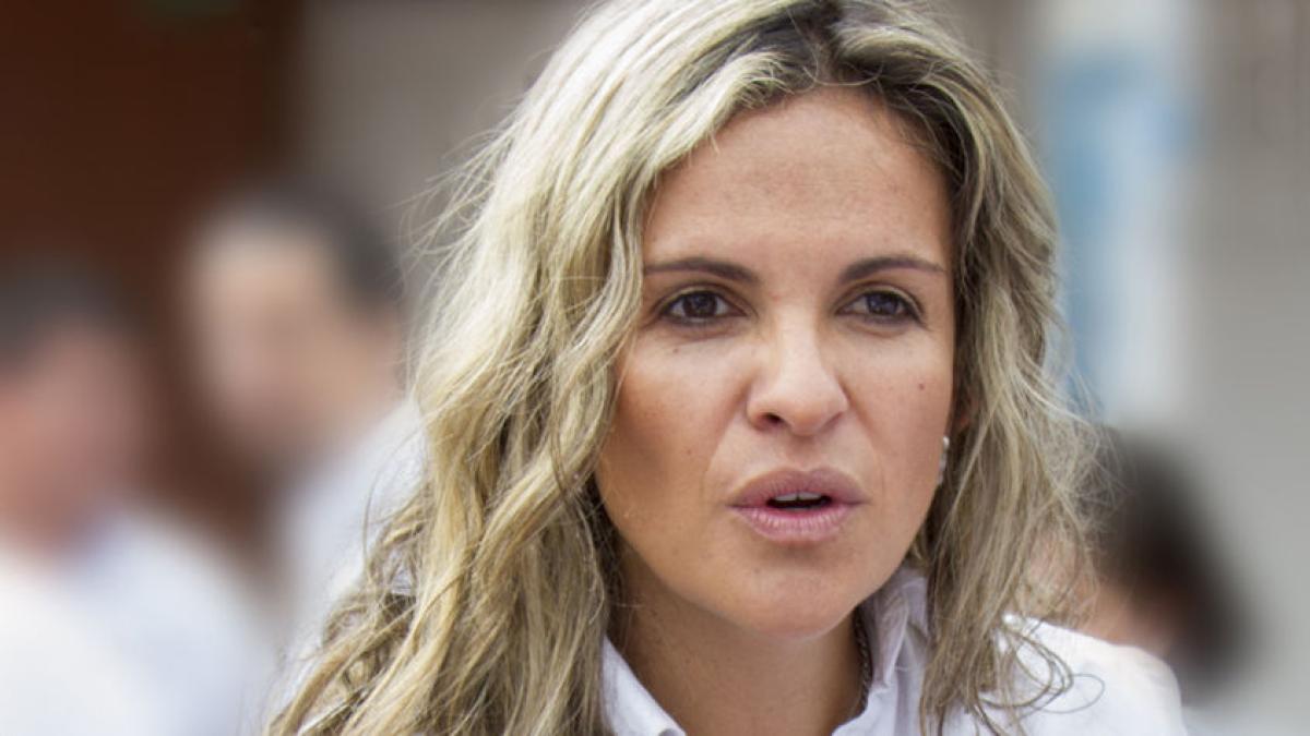 Revuelo político tras la salida de María Andrea Nieto, exdirectora del Sena