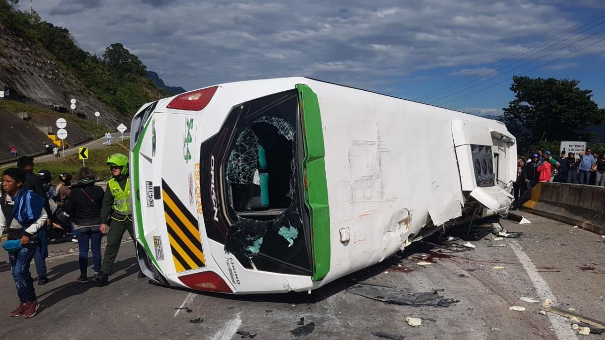 Víctimas del accidente de bus en vía Bogotá - La Vega