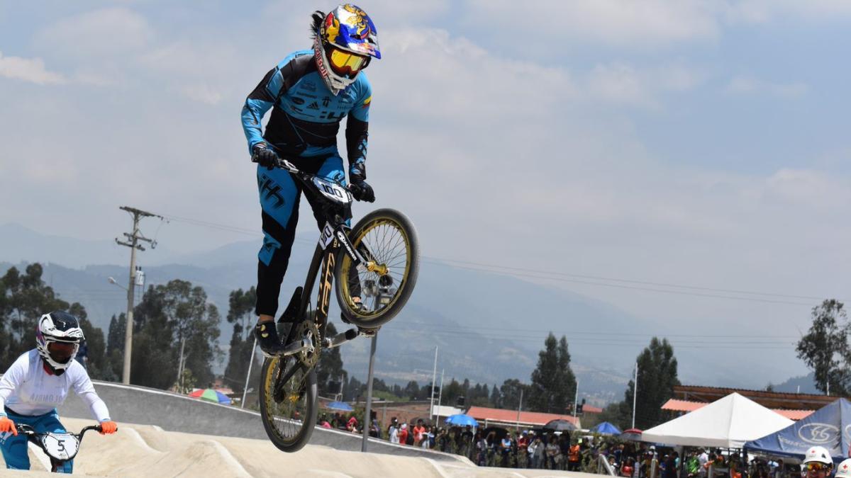 Pajón y la Selección Colombia de BMX fueron ‘retenidos’ en Argentina