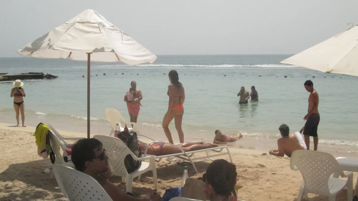 Cartagena: Turista al que le habían cobrado el doble por cuatro cocteles de piña colada en las playas de Bocagrande recuperó su dinero