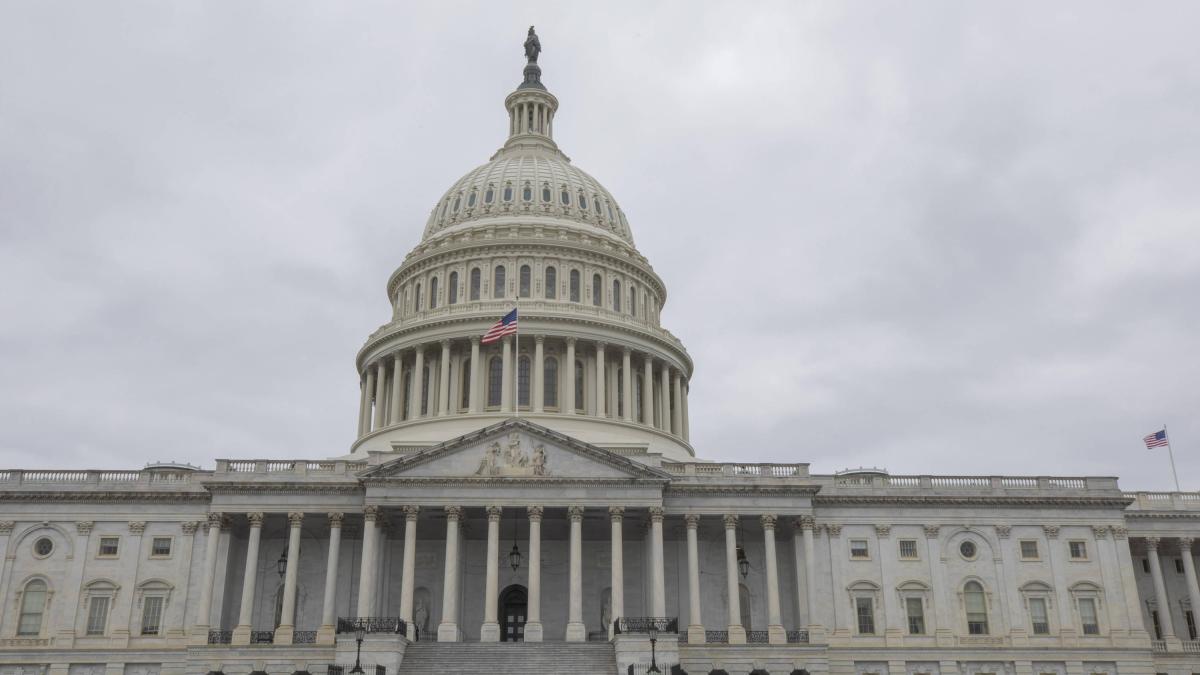 Senado de EE. UU. también aprueba el proyecto de ley para publicar archivos del caso Epstein