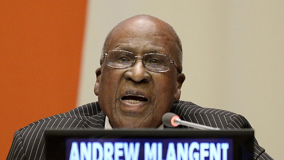 Fallece Andrew Mlangeni figura de la mucha antiapartheid