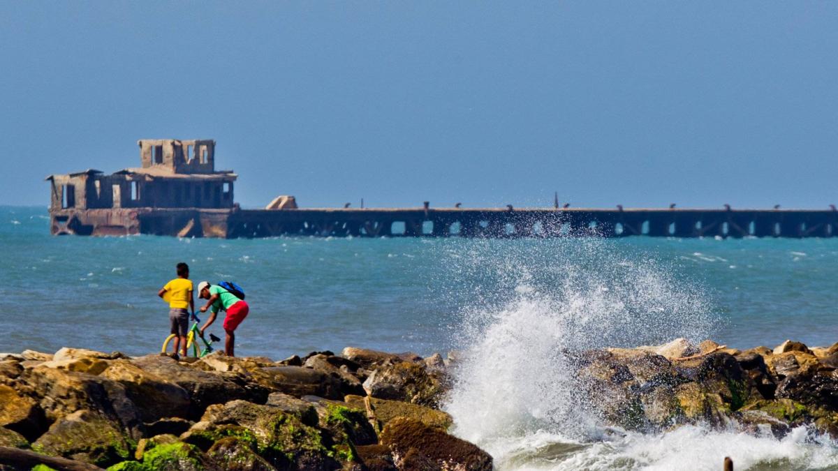 Día de las Madres con mar agitado y fuertes vientos: autoridades llaman a extremar precauciones en playas y zonas ribereñas de la Región Caribe