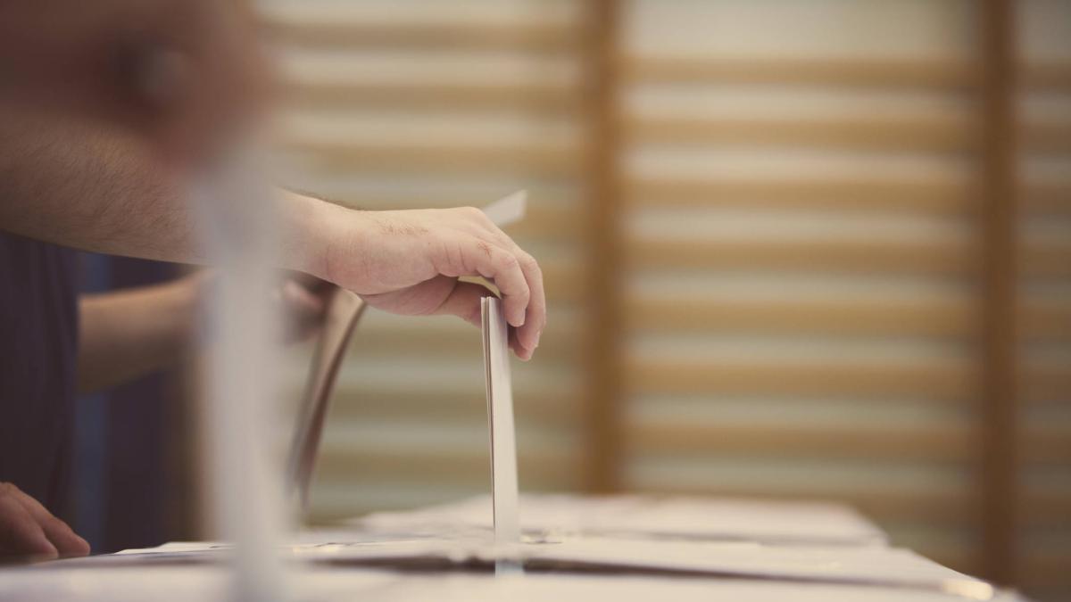 Inicia trámite para un referendo que busca fortalecer la autonomía regional y reducir el tamaño del Estado