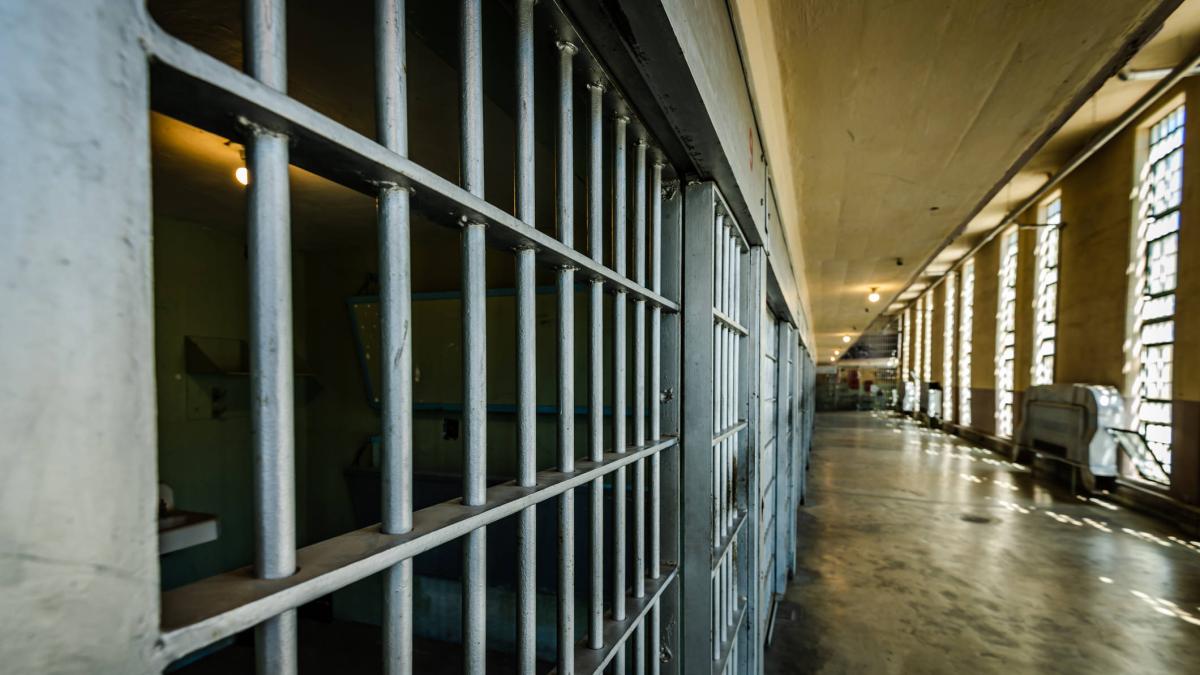 Condenan a hasta 80 años de cárcel a una mujer que asesinó al bebé de seis semanas de su mejor amiga en EE. UU. y maltrató a su hermano gemelo