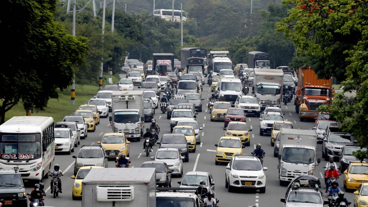Medellín mantiene la actual rotación del pico y placa este lunes 27 de julio de 2026: la medida se actualizará en agosto