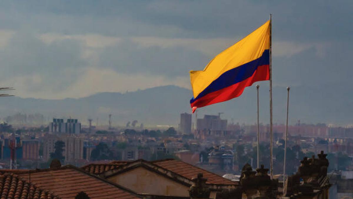 Economía colombiana se recupera lentamente, pero enfrenta retos estructurales, según expertos