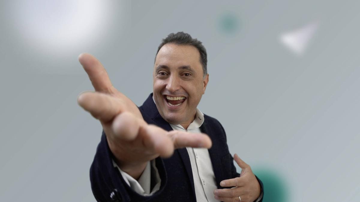 Profesores de la Universidad Nacional buscan apoyo alimentario para estudiantes con función benéfica de Andrés López y su Pelota de Letras