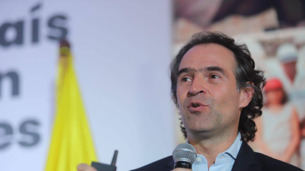 Alcalde de Medellín, Federico Gutiérrez, anunció recompensa de hasta $200 millones por responsables de atentado terrorista: 'Caen porque caen'