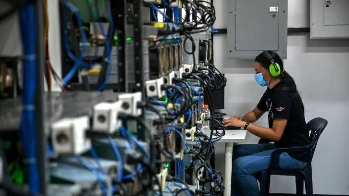 El joven que tiene una mina de bitcoins en Texas y la mantuvo en secreto  por años