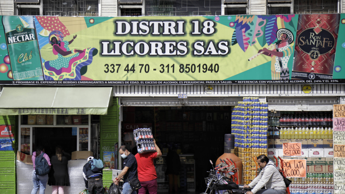 Fenalco alerta sobre caída en las ventas del comercio en marzo y repunte de la inflación