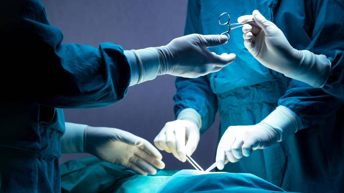 Implantes mamarios: síndrome de Asia y otros riesgos tras la cirugía