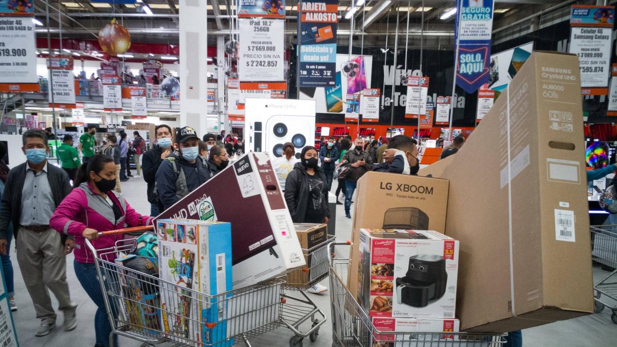 La venta de equipos de sonido y video impulsa el comercio local por la celebración del Mundial de Fútbol