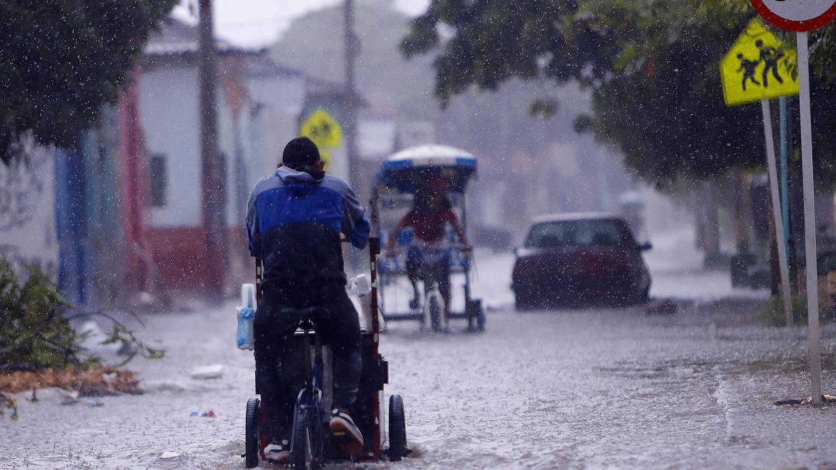 Ideam mantiene vigilancia por onda tropical AL98 con potencial ciclónico que podría afectar el Caribe colombiano en los próximos días
