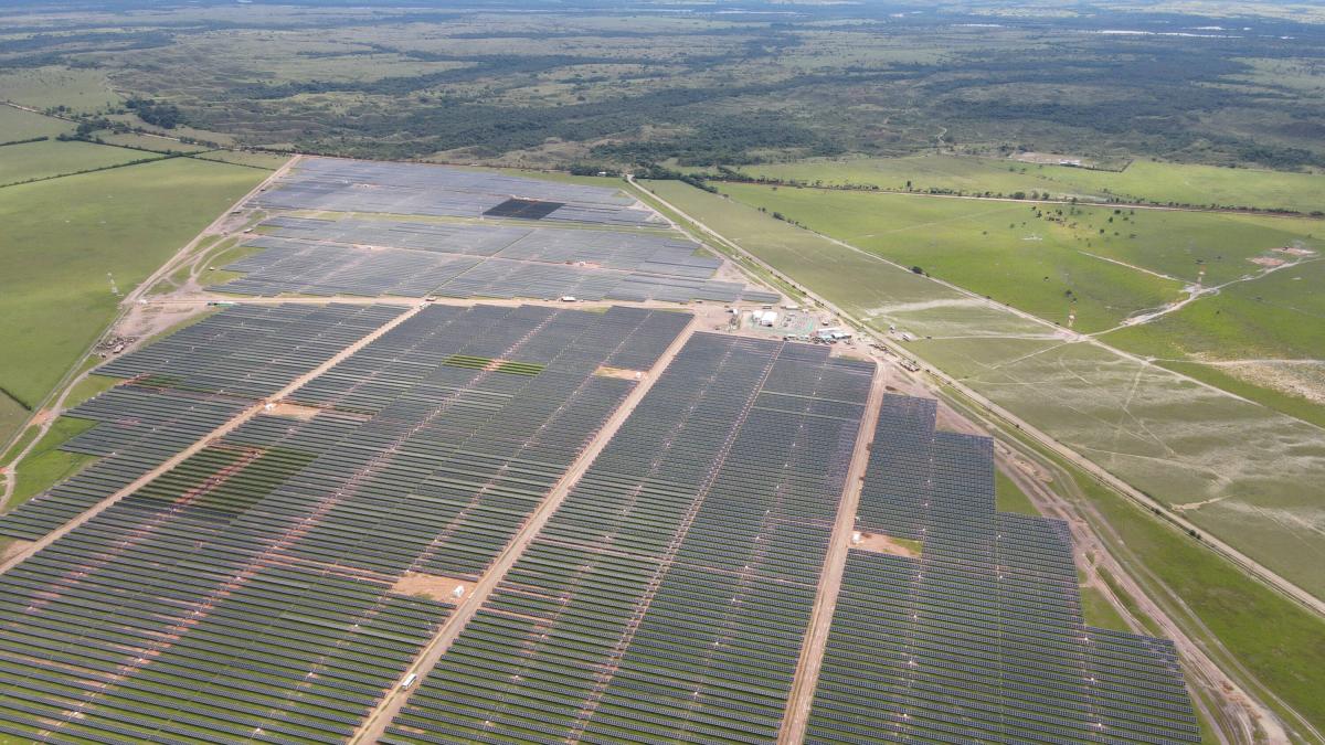 Isagén invertirá cerca de 1.000 millones de dólares en proyectos renovables para sumar 800 MW de energía solar