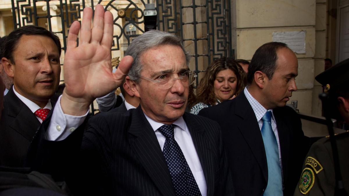 Uribe defiende apoyo militar de EE. UU. y dice que fortalece la soberanía