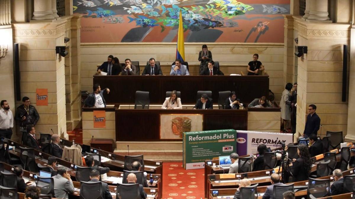 Centro Democrático radica ponencia negativa a la reforma de la salud y pide archivar el proyecto del Gobierno Petro
