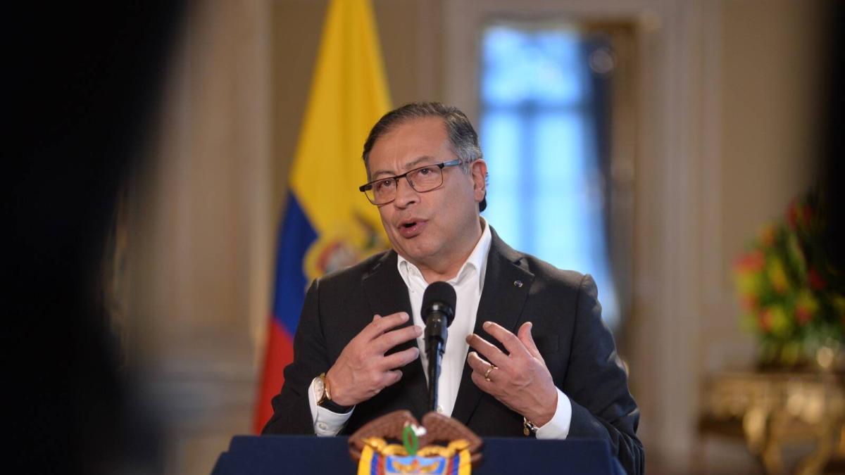 Presidente Gustavo Petro anuncia que 'coalición de Gobierno en el Senado se rehace por completo' tras elección de Carlos Camargo como magistrado