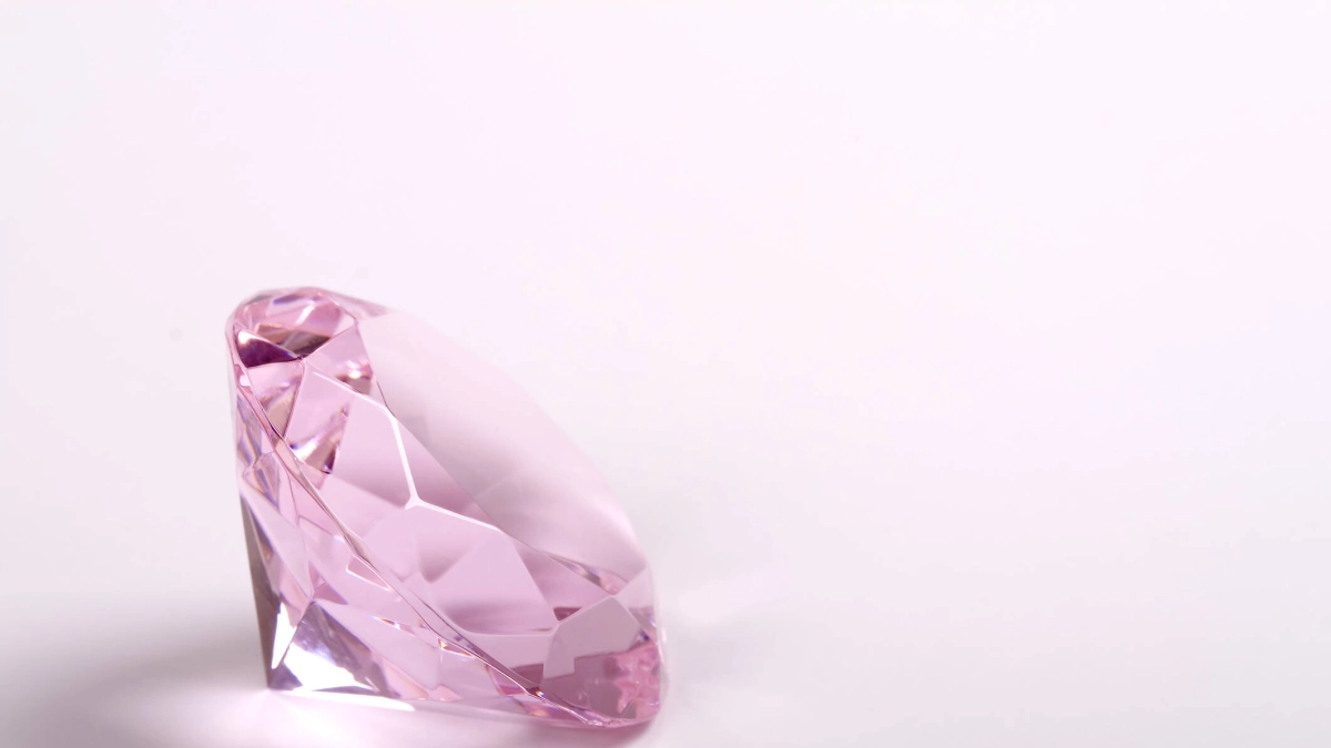 Del plástico al diamante: así producen científicos alemanes nanodiamantes con láseres, 10 billones por disparo, aunque sigue siendo experimental