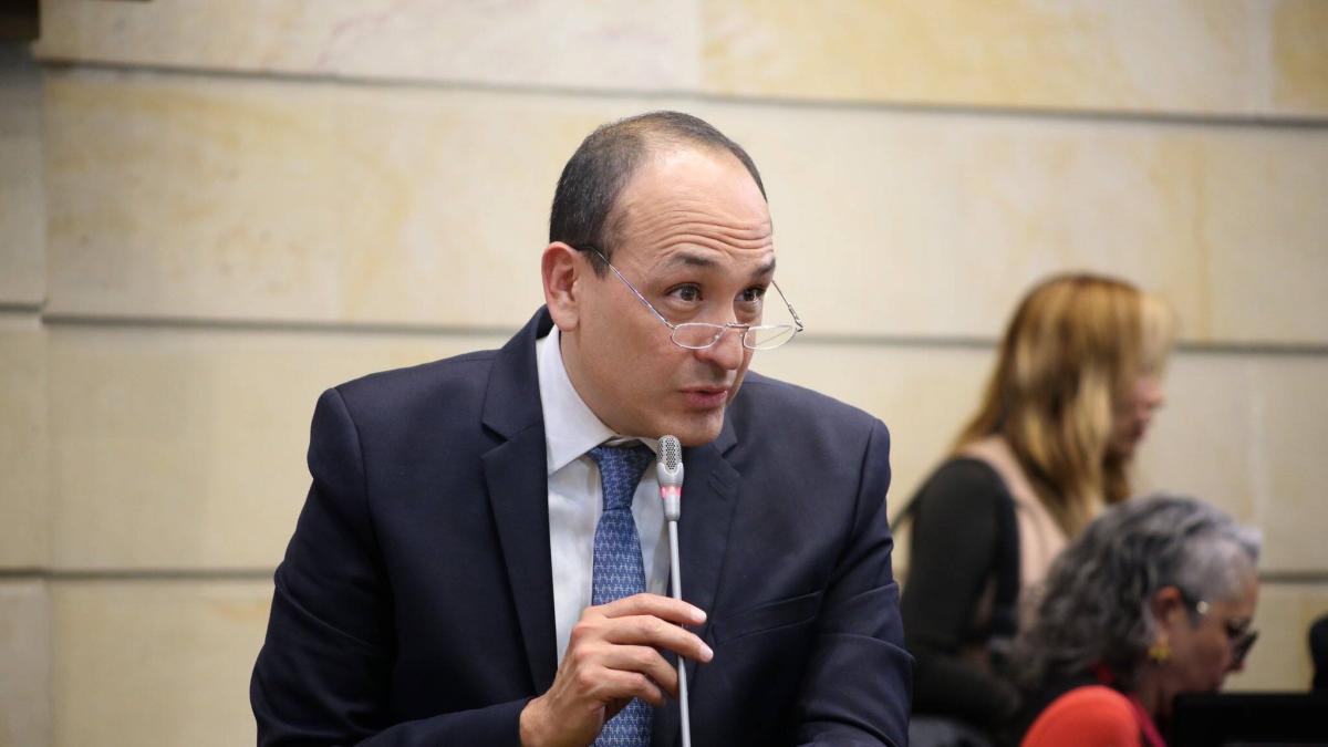 ¿Qué viene en el caso del magistrado Vladimir Fernández por los chats con el exdirector de la UNGRD, Olmedo López?